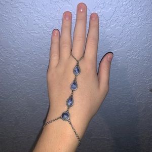 Finger chain bracelet